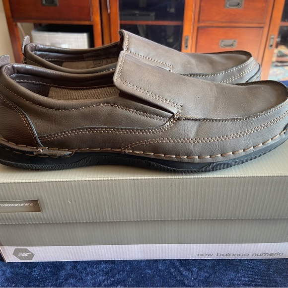 Clean Izod Brown Slip-on (size 10) - Picture 3 of 6